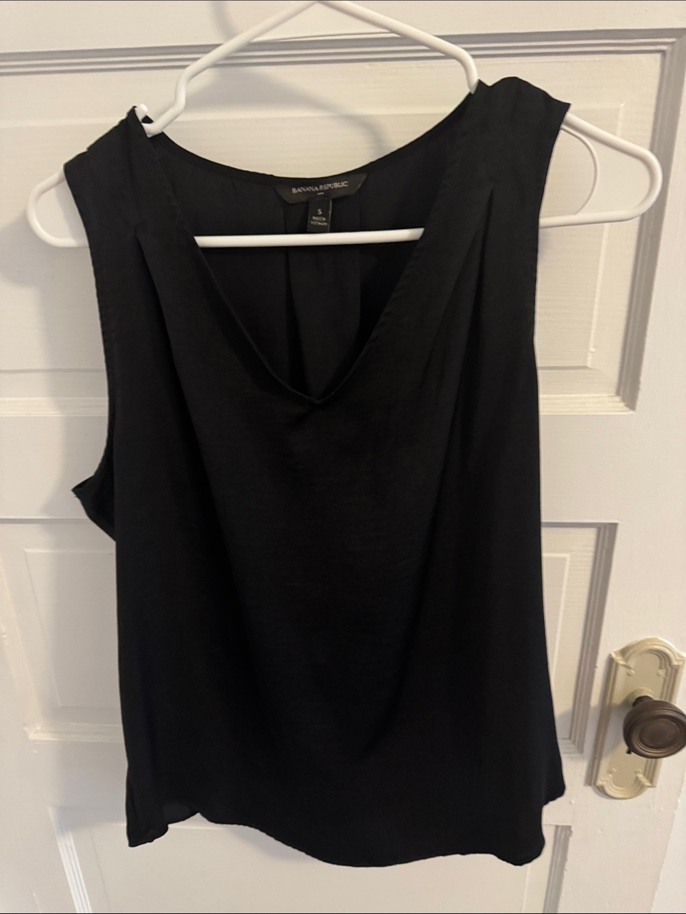 Banana Republic Black V-Neck Sleeveless Camisole
